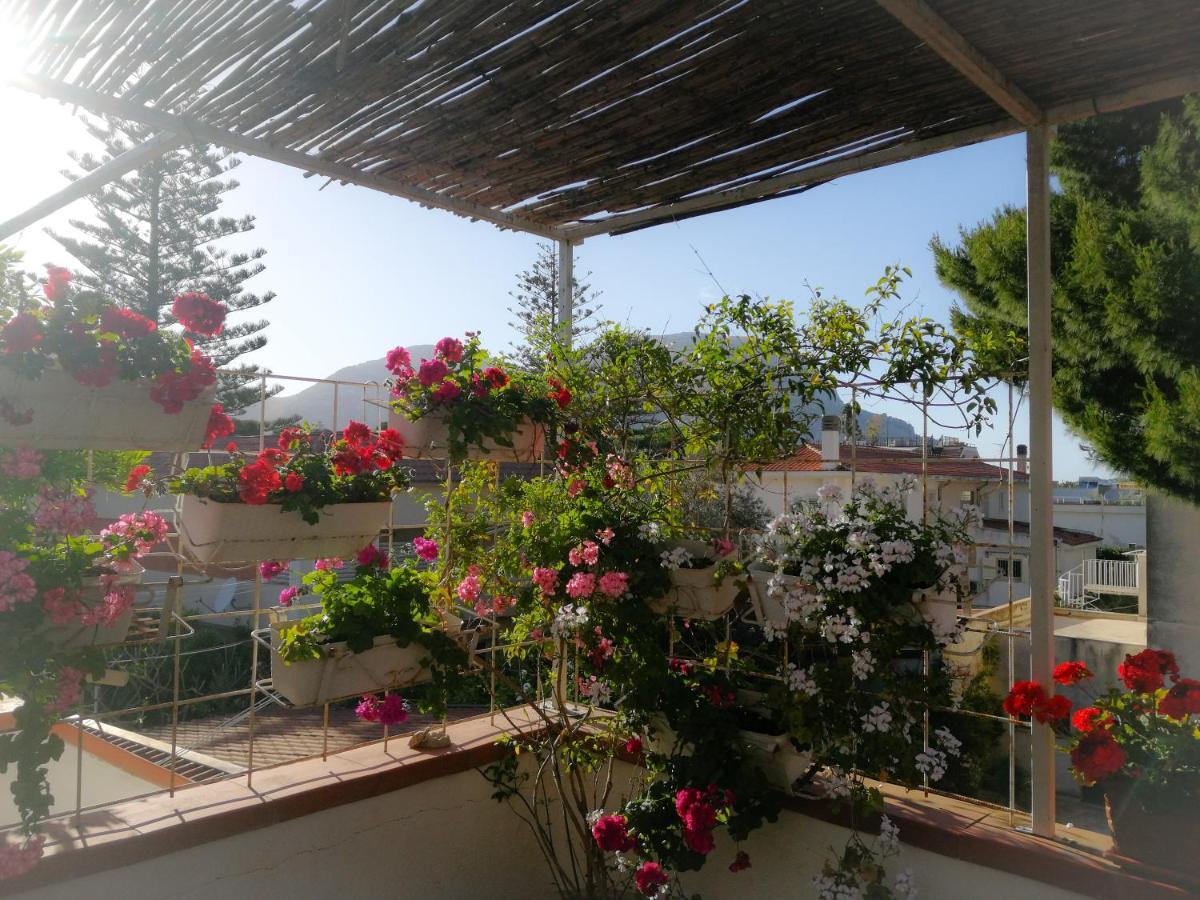 La Stanza Di Angi A Mondello Hotel Палермо Екстериор снимка